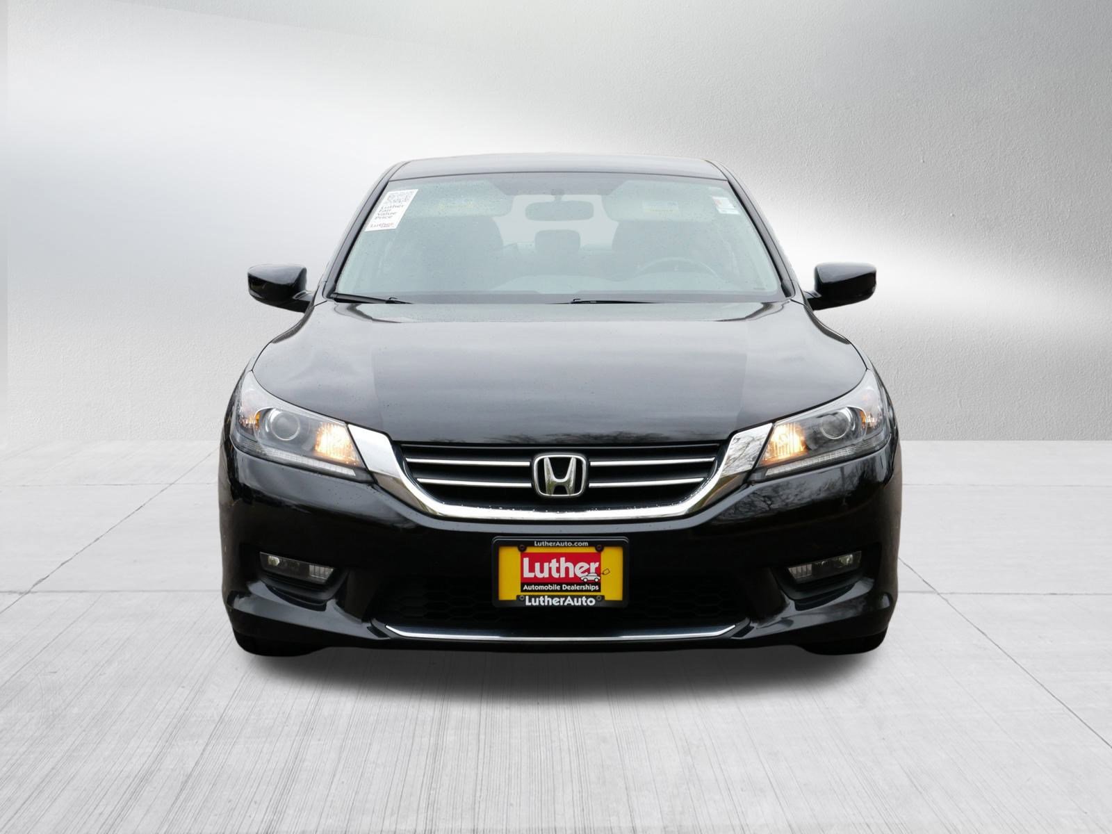 Used 2014 Honda Accord Sport with VIN 1HGCR2F5XEA066415 for sale in Hopkins, MN