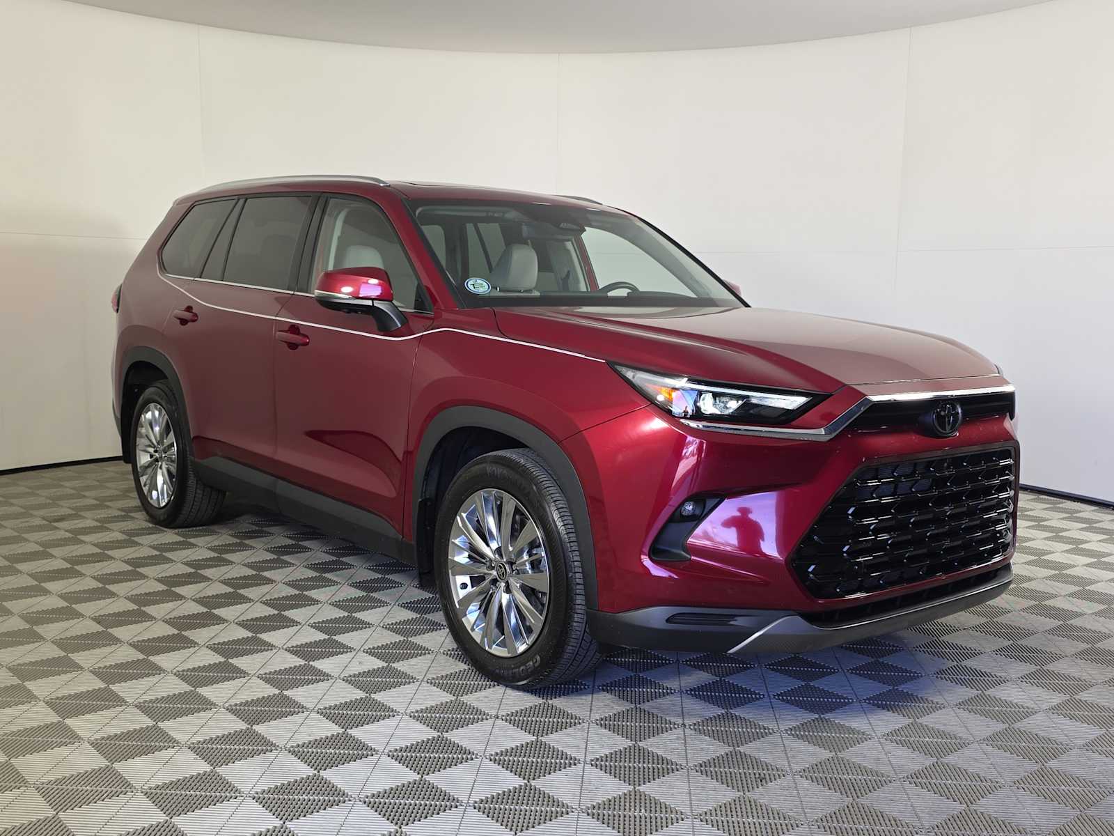 2024 Toyota Grand Highlander Platinum's photo