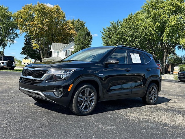 2023 Kia Seltos S photo 3