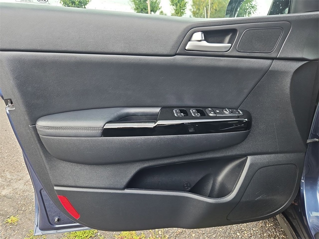 2021 Kia Sportage S Nightfall Edition photo 7