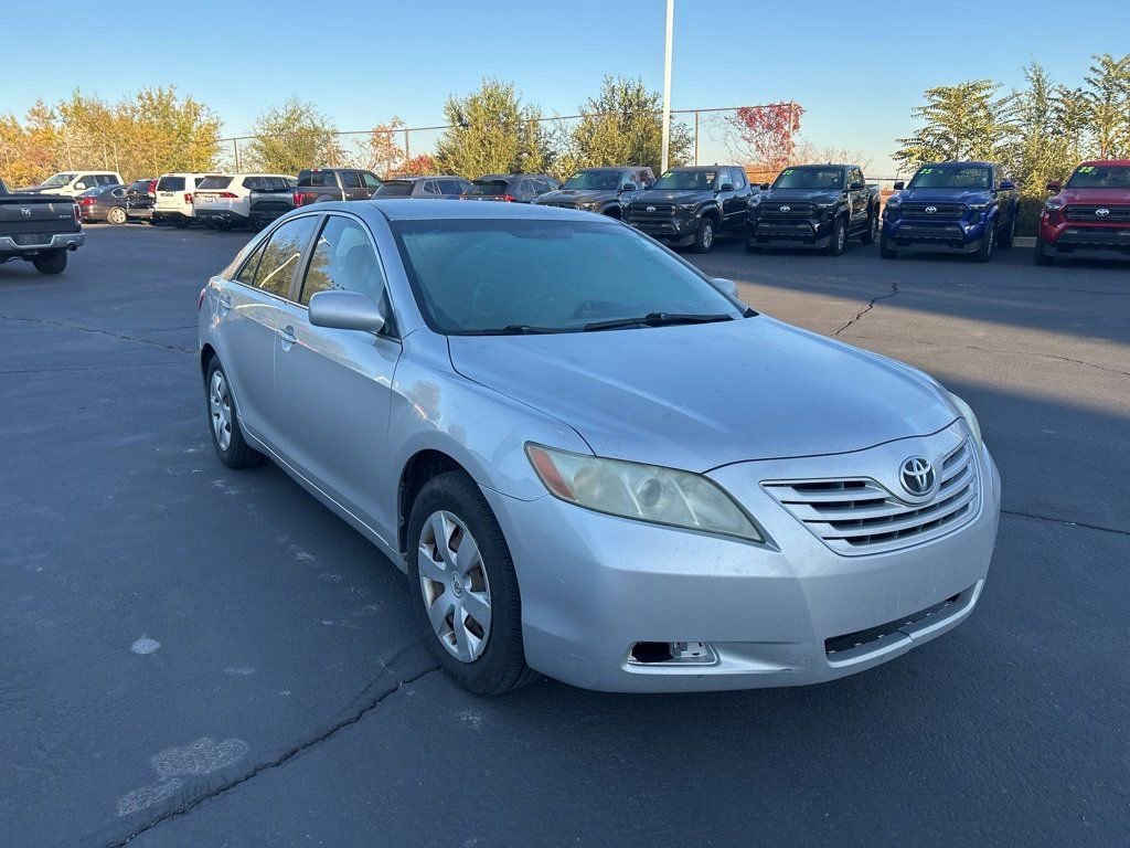 2008 Toyota Camry LE photo 2