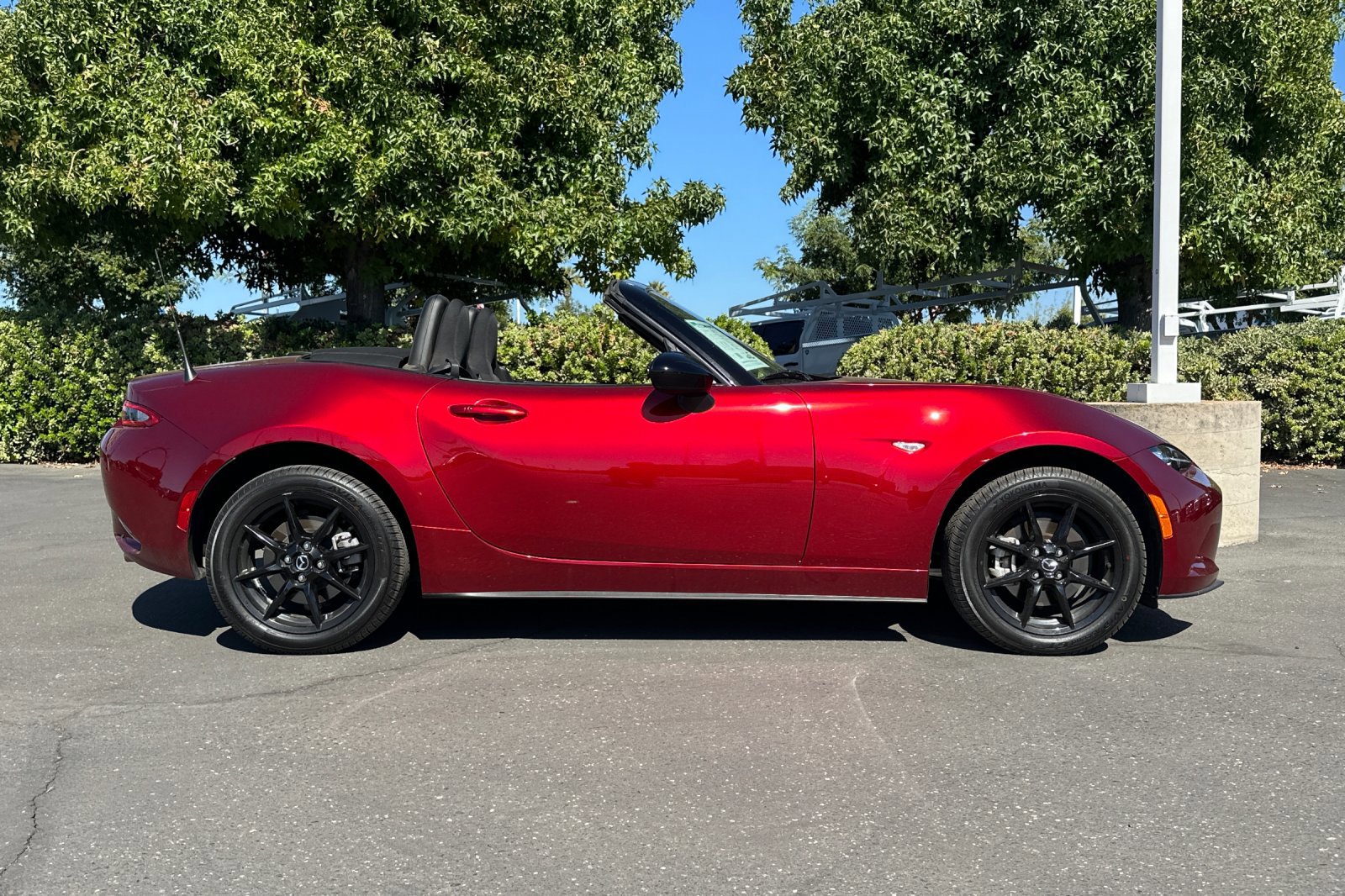 2021 Mazda MX-5 Miata Miata Sport photo 3