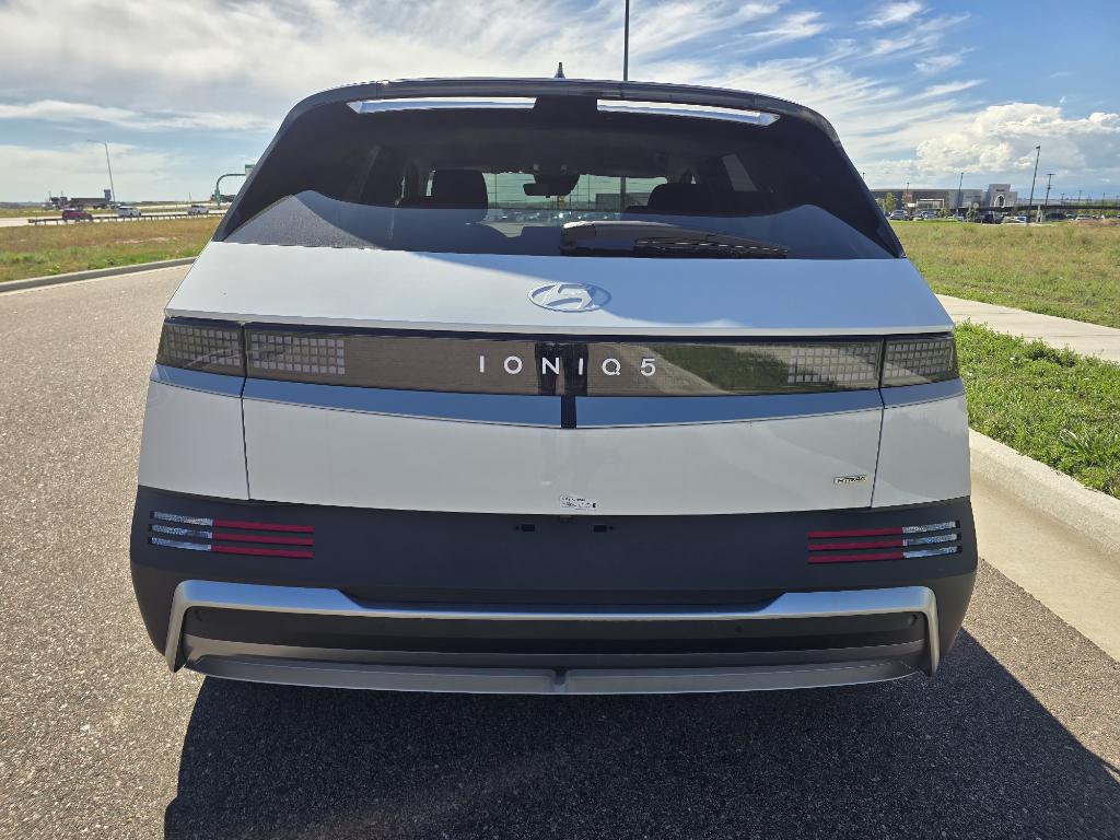 2025 Hyundai Ioniq 5 SE photo 4