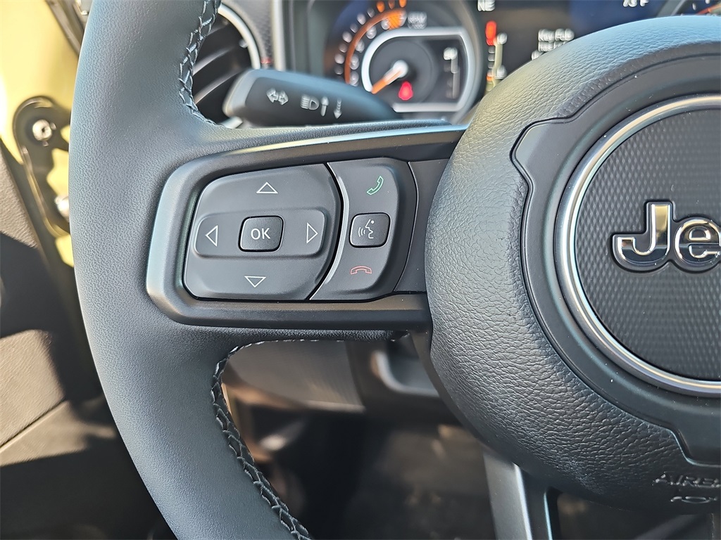 2025 Jeep Wrangler Rubicon photo 16
