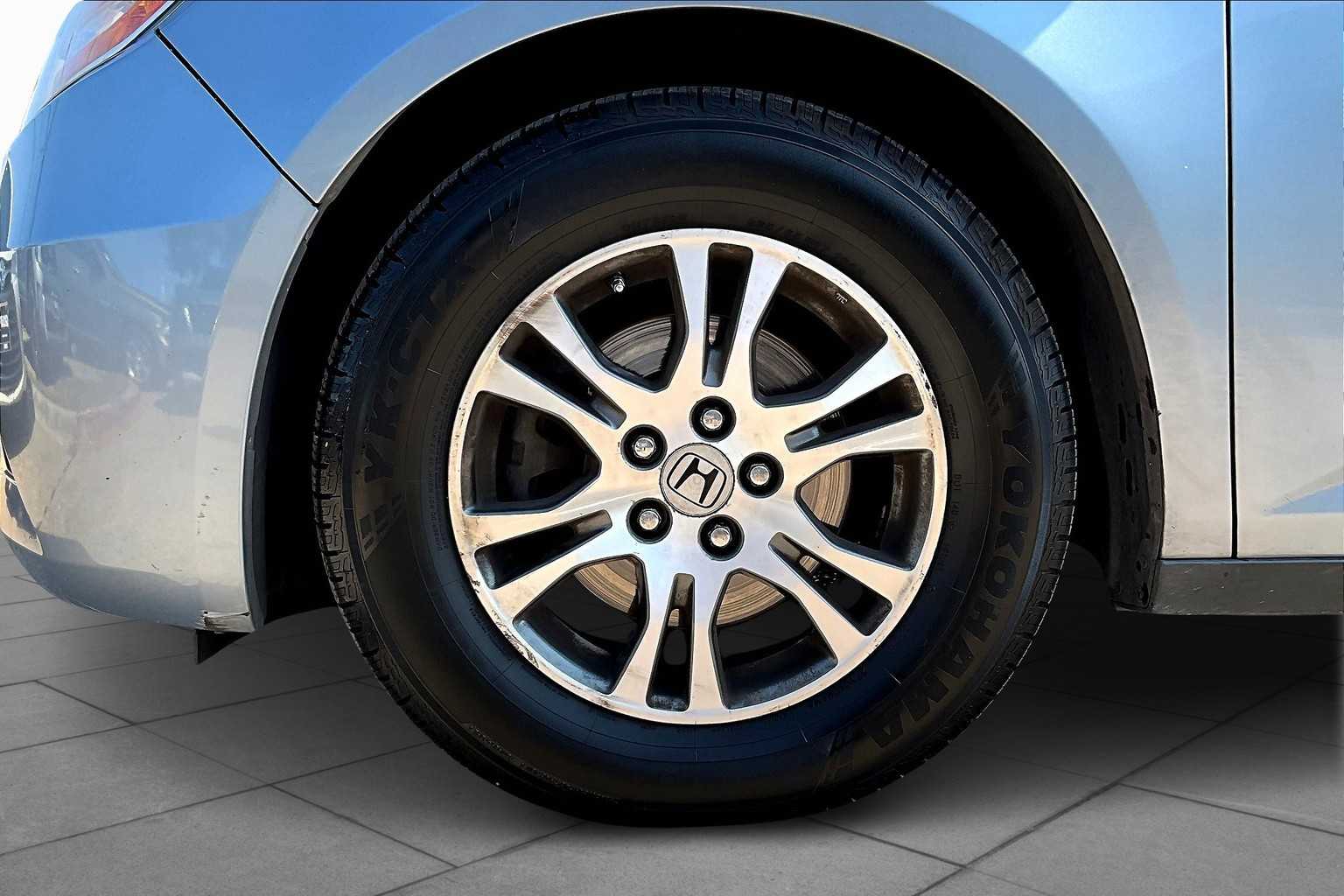 2012 Honda Odyssey EX-L photo 9