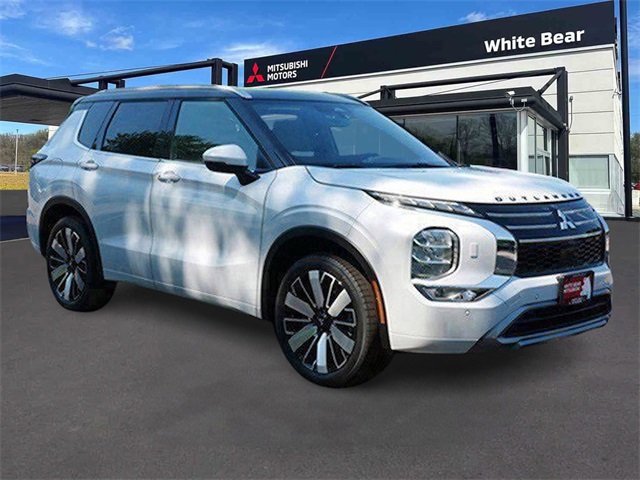 2025 Mitsubishi Outlander SEL's photo