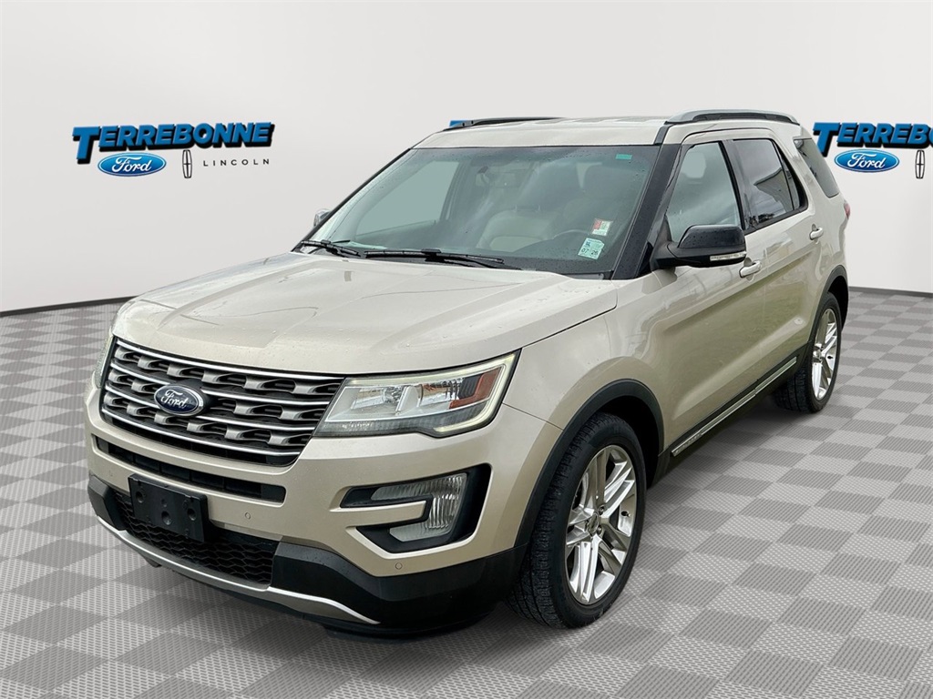 2017 Ford Explorer XLT's photo