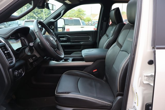 2024 Ram 3500 Laramie photo 14