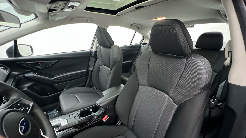 Used 2021 Black Subaru Base image 9