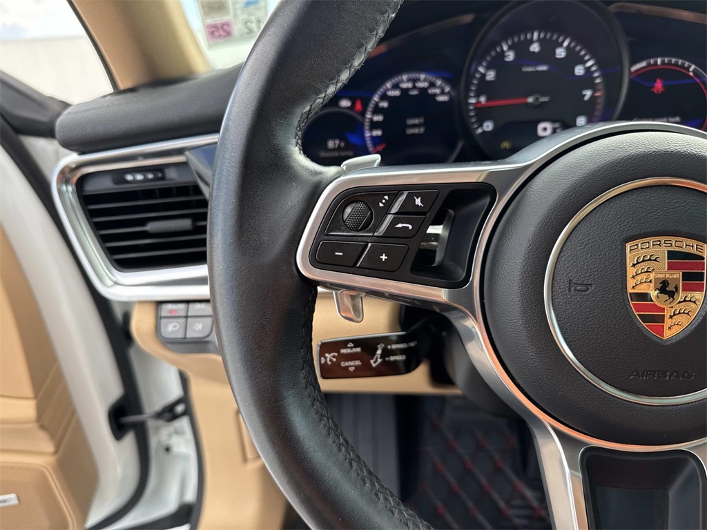 2020 Porsche Panamera 4 photo 21