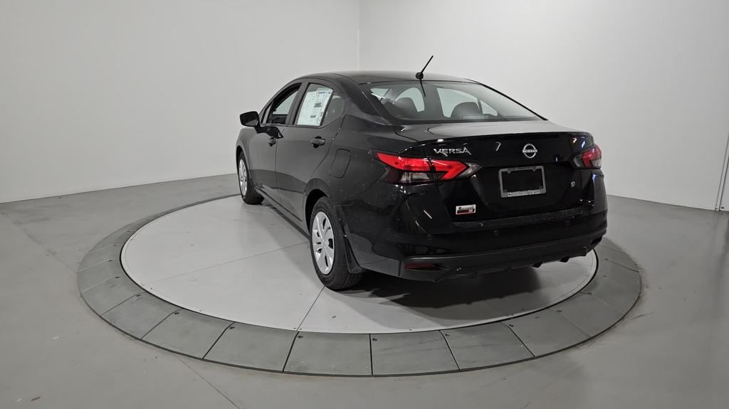2025 Nissan Versa 1.6 S photo 3