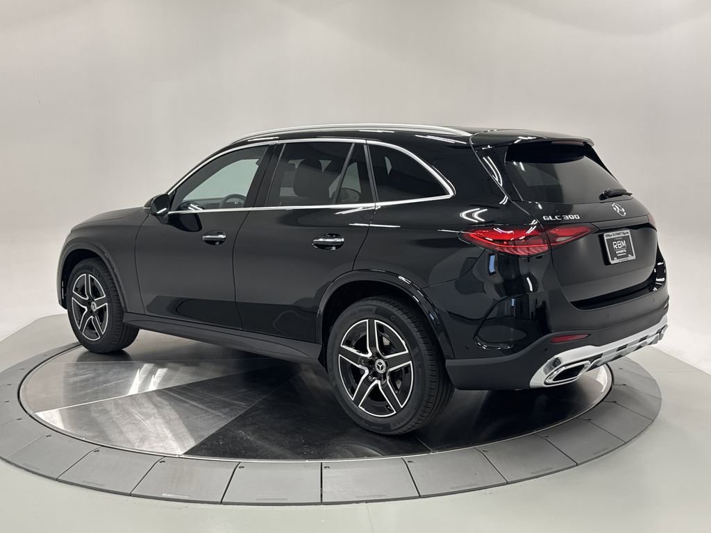 2026 Mercedes Benz GLC 300 photo 4