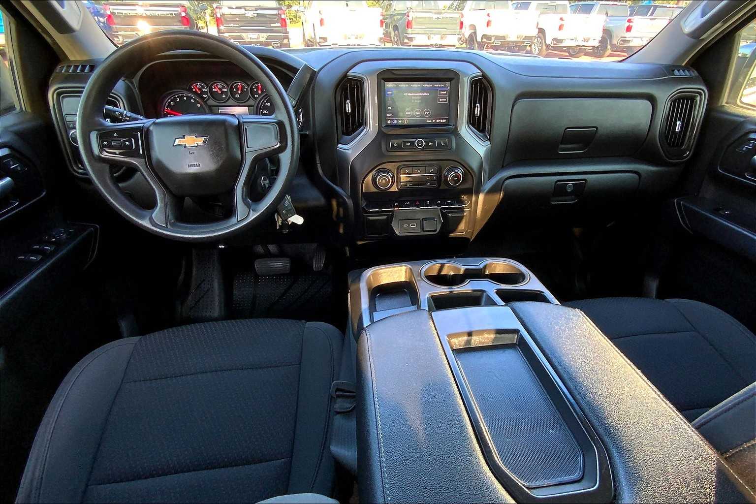 2021 Chevrolet Silverado 1500 Custom photo 14