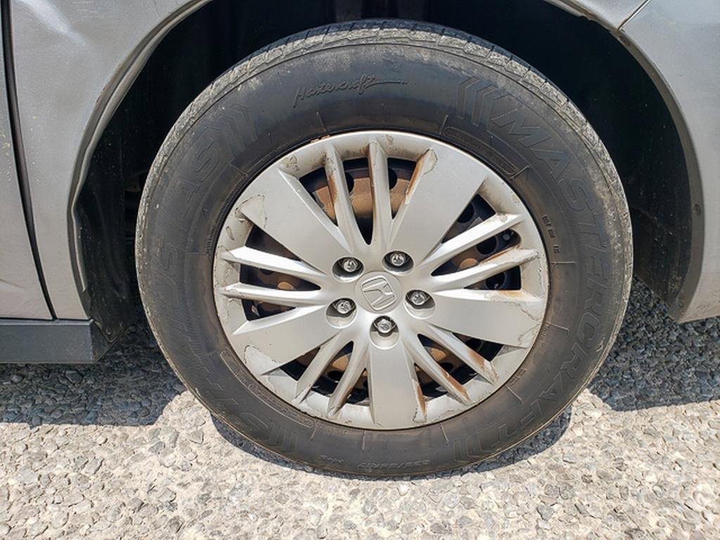 2016 Honda Odyssey LX photo 30