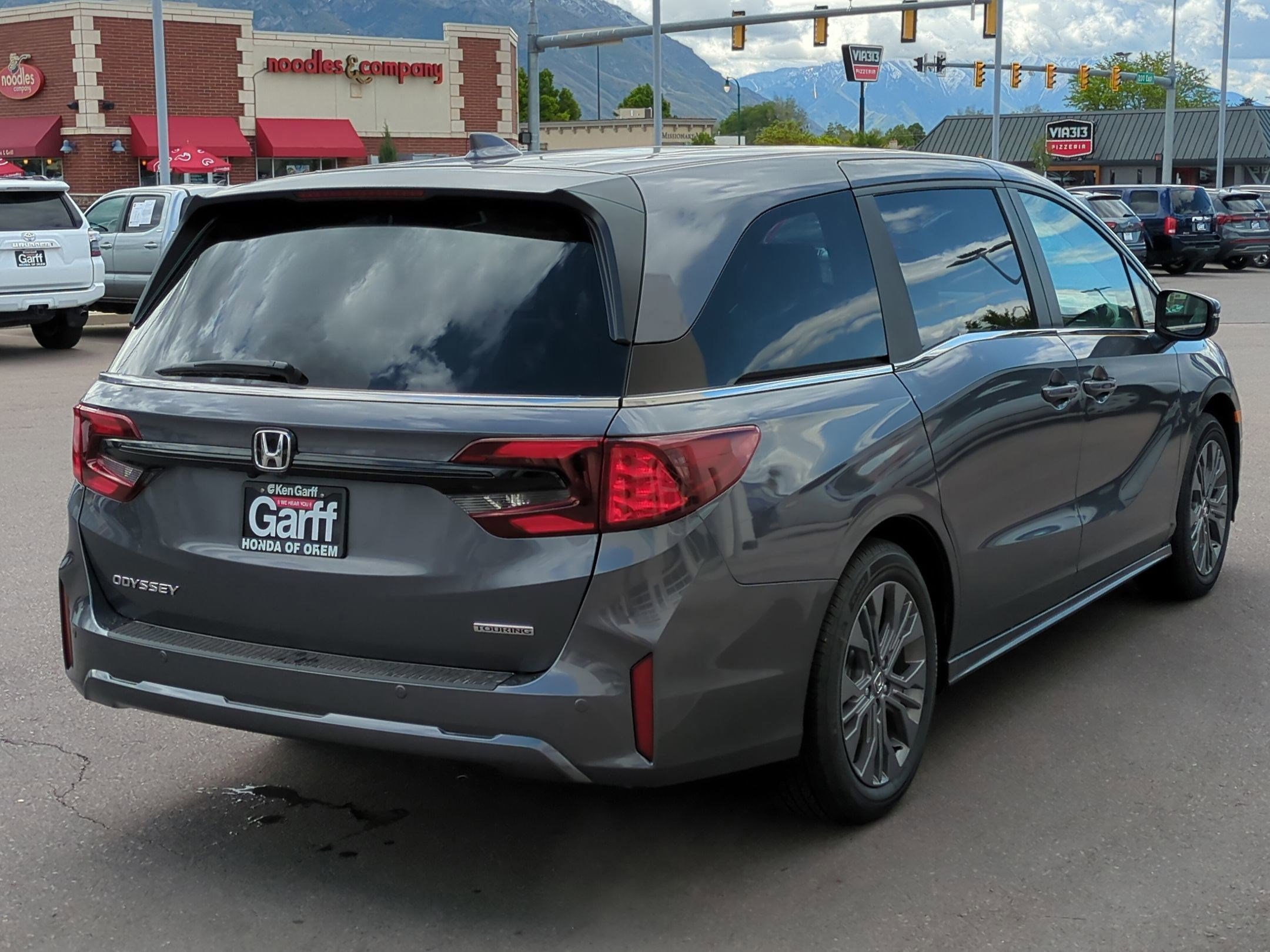 2026 Honda Odyssey Touring photo 3