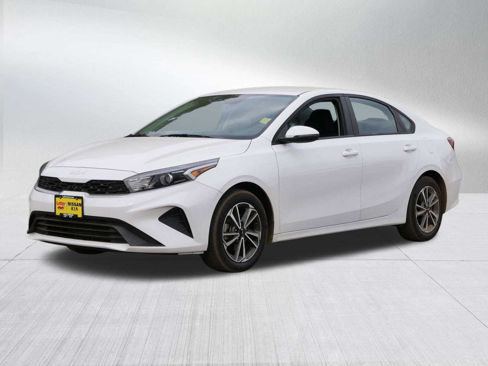 2022 Kia Forte LXS photo 3