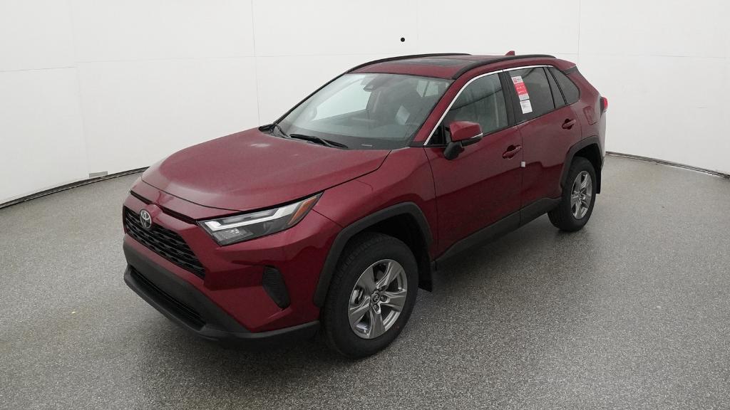 2025 Toyota RAV4 XLE's photo