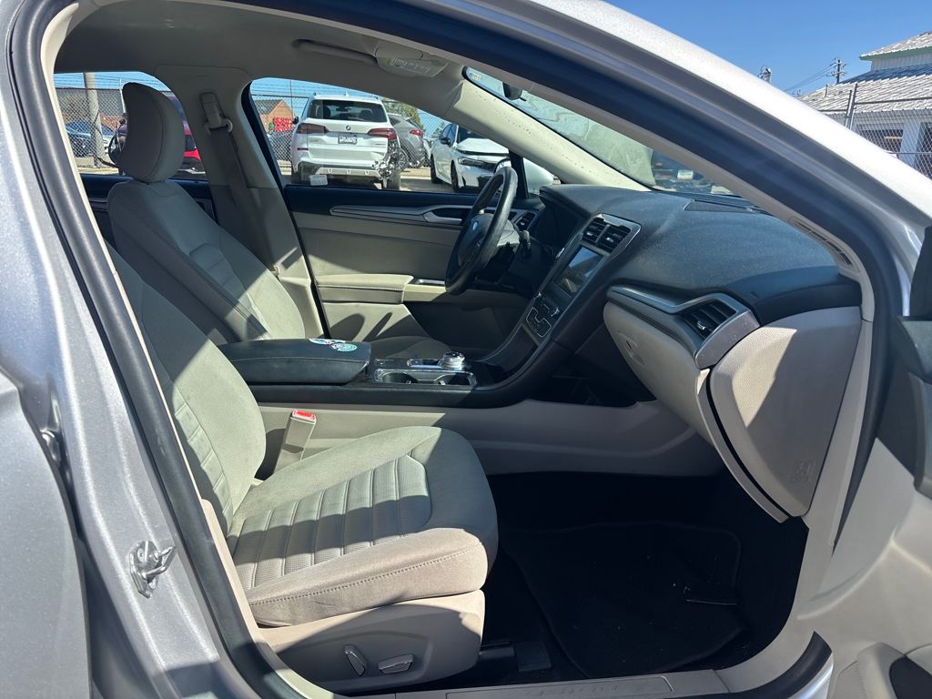 2018 Ford Fusion SE photo 4