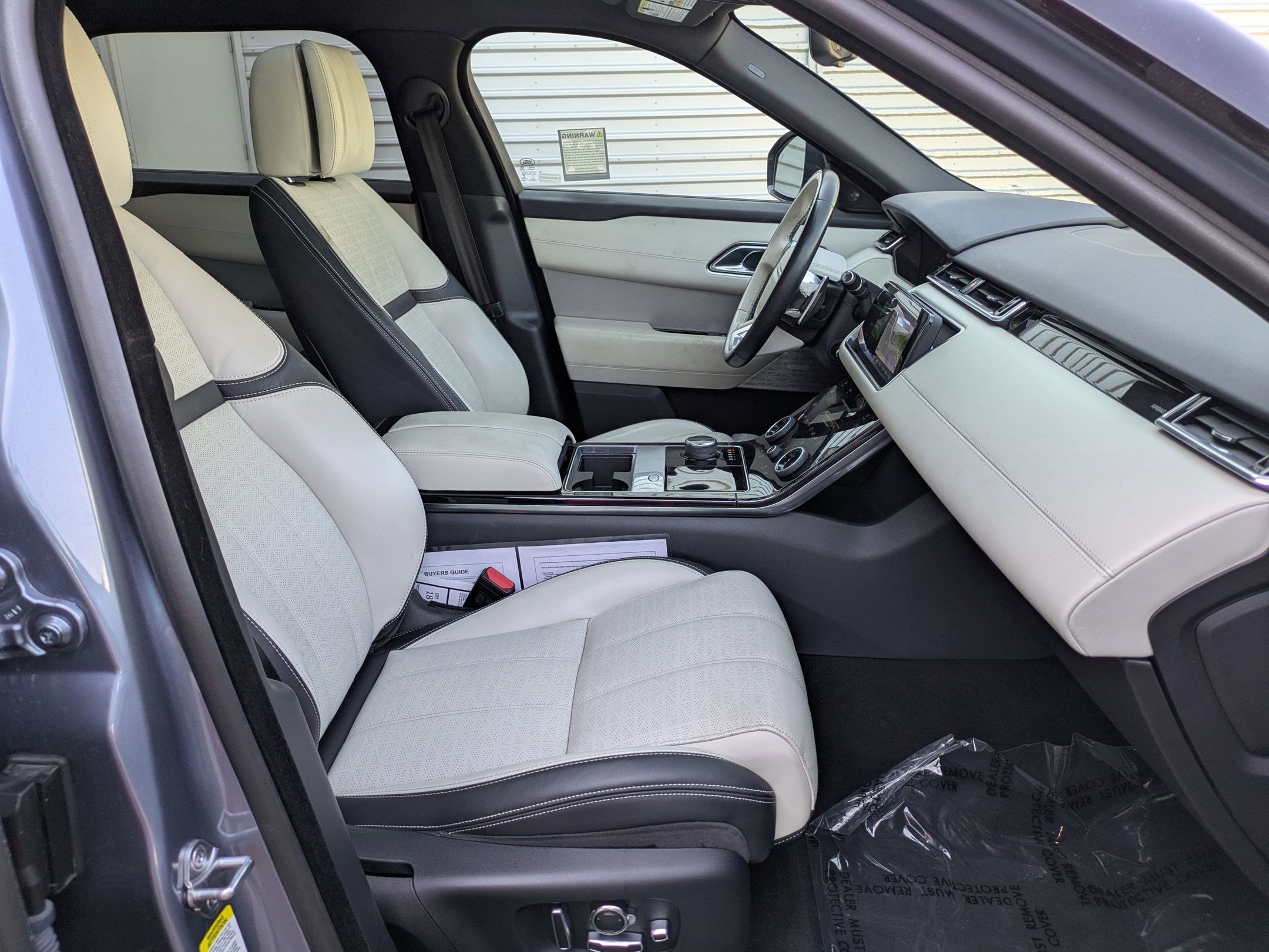 2020 Land Rover Range Rover Velar R-Dynamic HSE photo 32