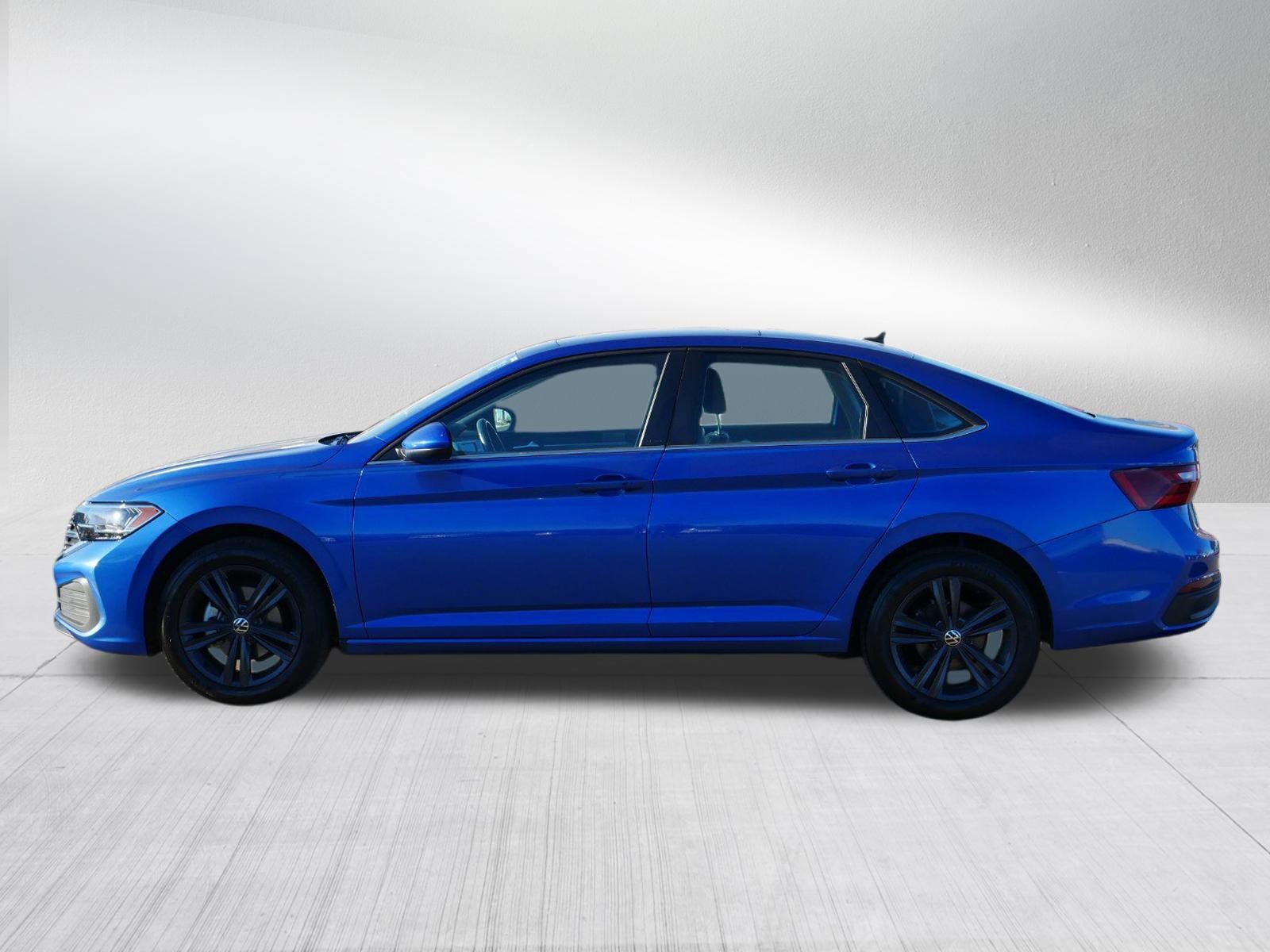 2022 Volkswagen Jetta SE photo 4