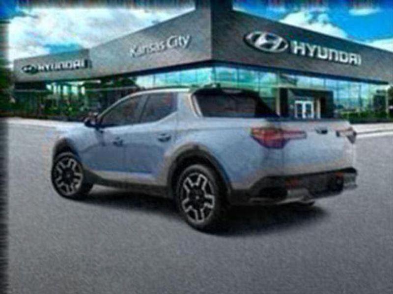 2025 Hyundai Santa Cruz Limited photo 2