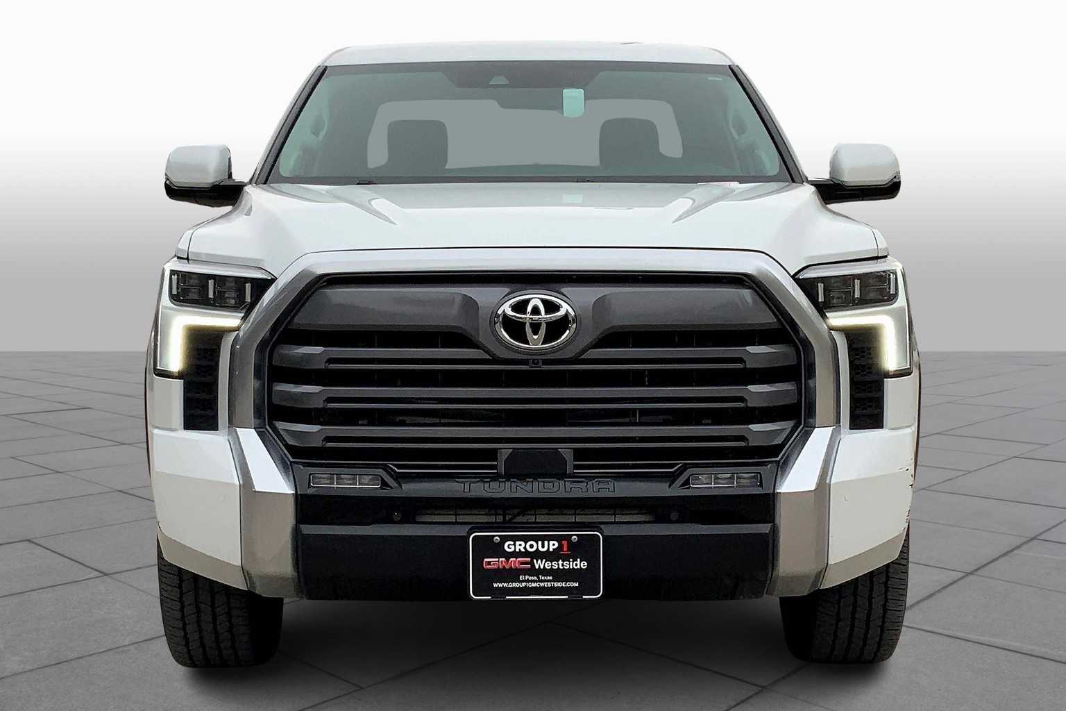 2023 Toyota Tundra Limited CrewMax photo 3