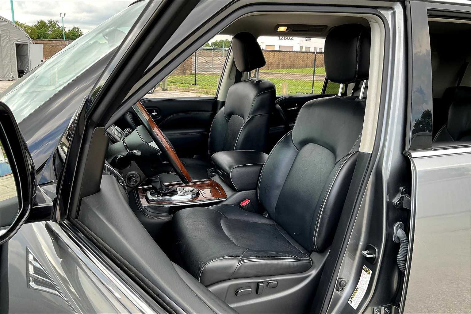 2019 Infiniti QX80 Luxe photo 7