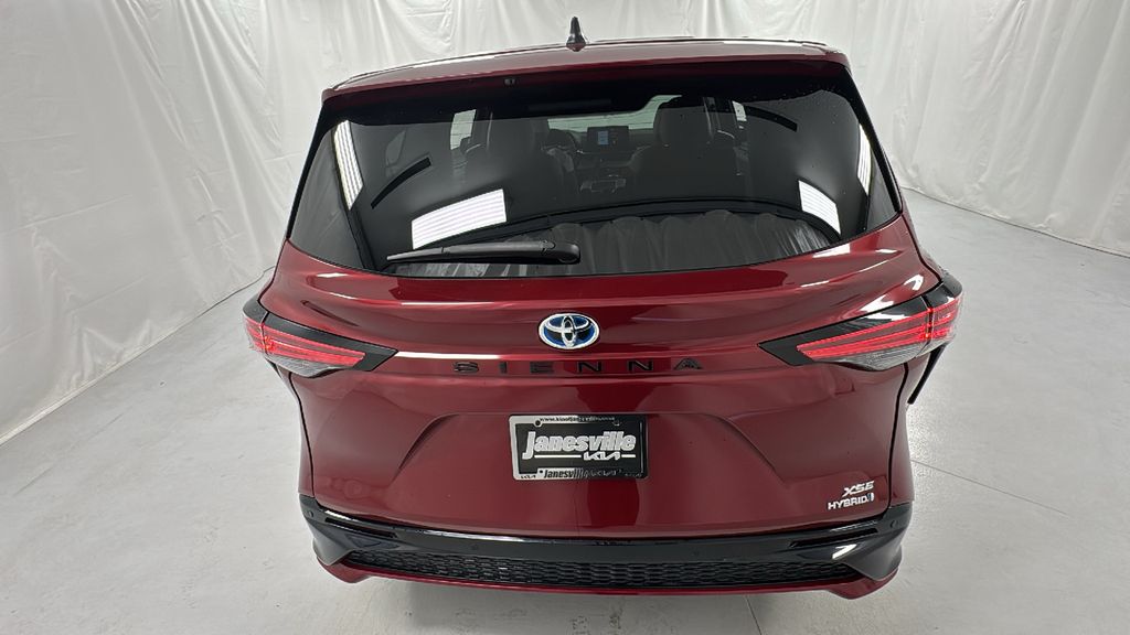 2023 Toyota Sienna XSE photo 4
