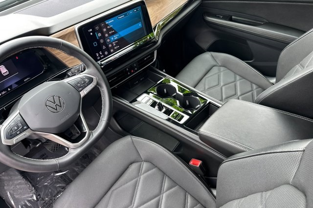 2024 Volkswagen Atlas SE Technology photo 10