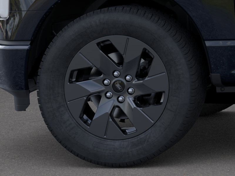 2025 Ford F-150 Lightning Lariat photo 19
