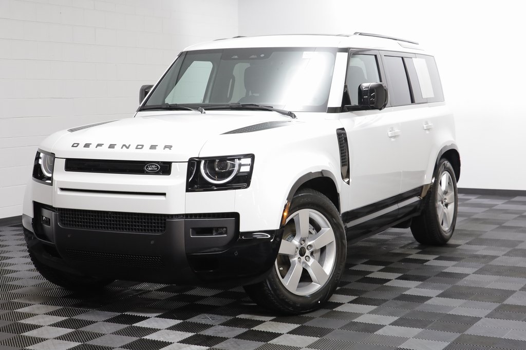 2026 Land Rover Defender X-Dynamic SE's photo