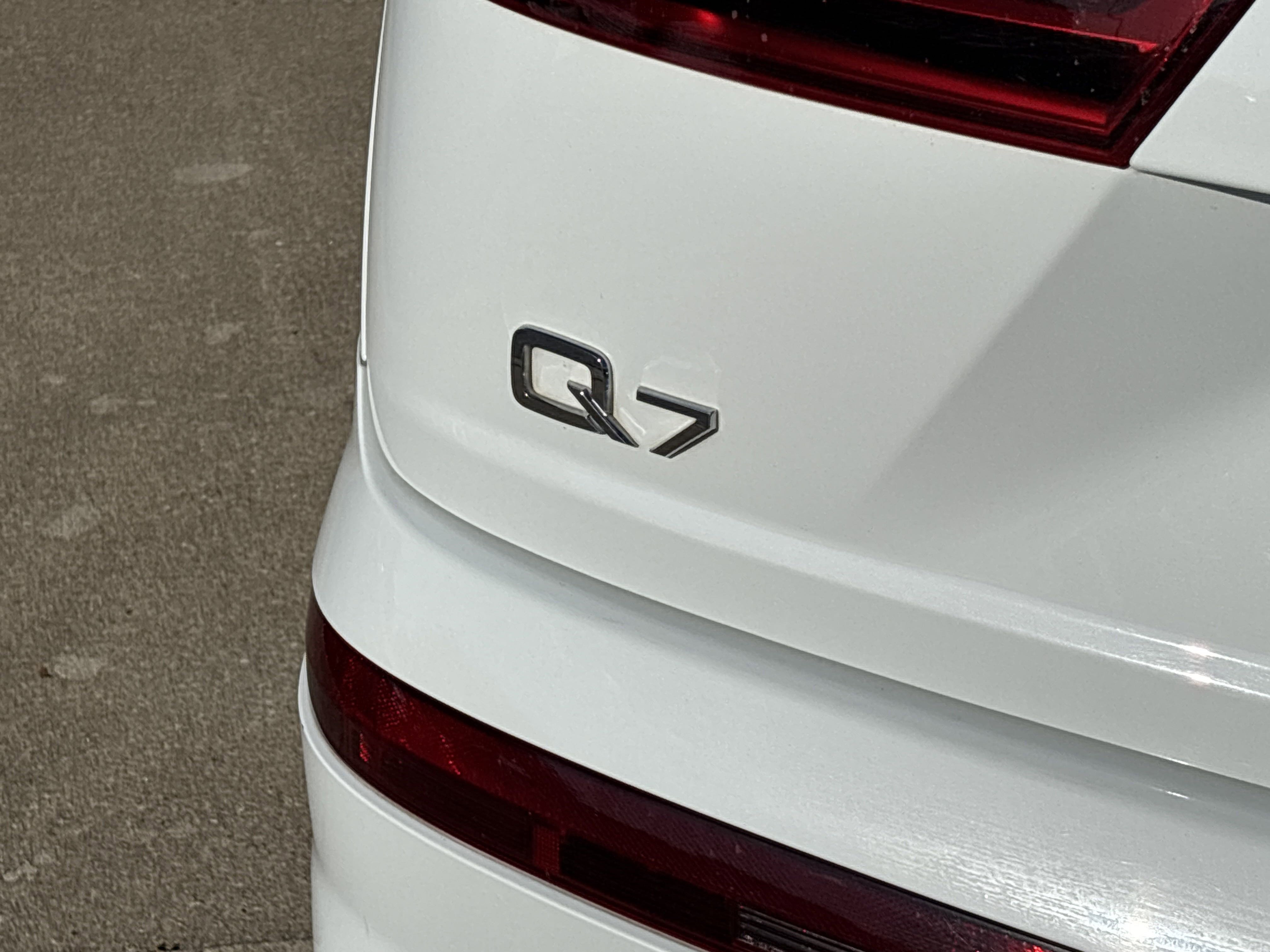 2019 Audi Q7 55 Prestige photo 3