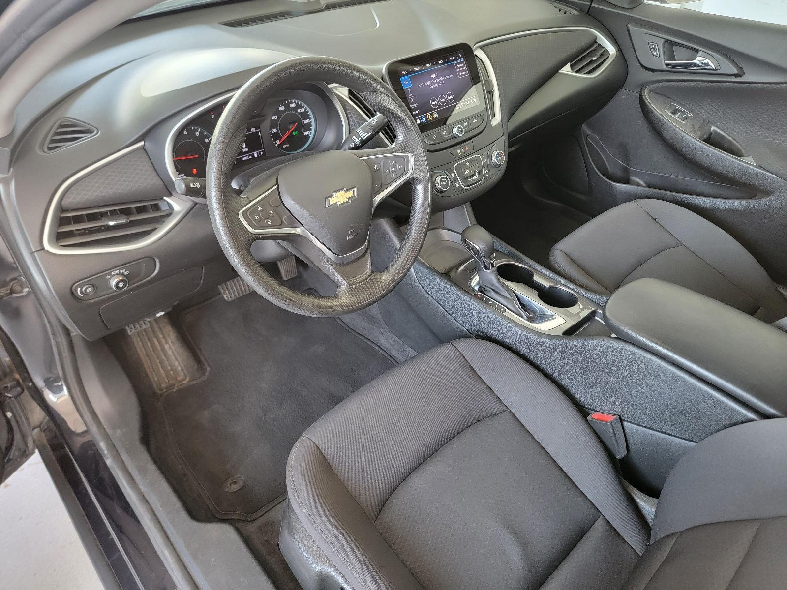 2022 Chevrolet Malibu LS photo 12
