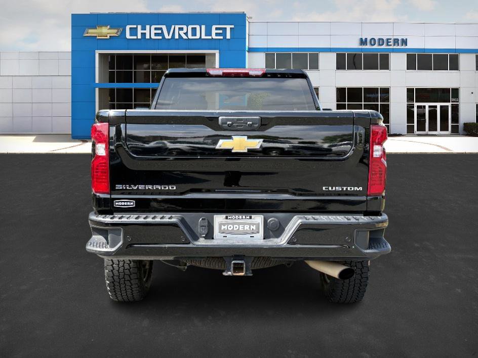 2024 Chevrolet Silverado 2500HD Custom photo 4