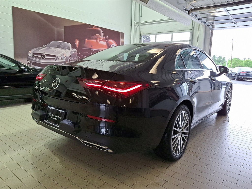 2025 Mercedes Benz CLA 250 4MATIC photo 4
