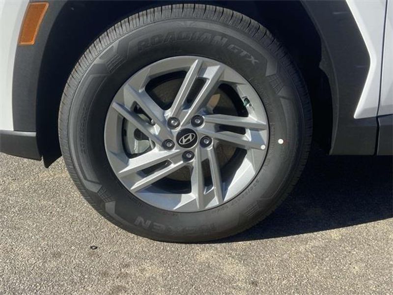 2025 Hyundai Tucson SE photo 6