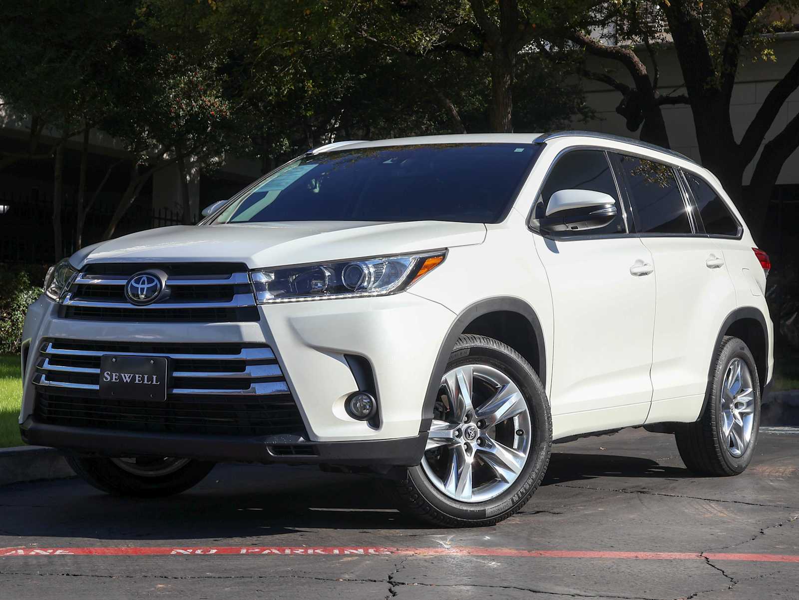 2018 Toyota Highlander Limited's photo
