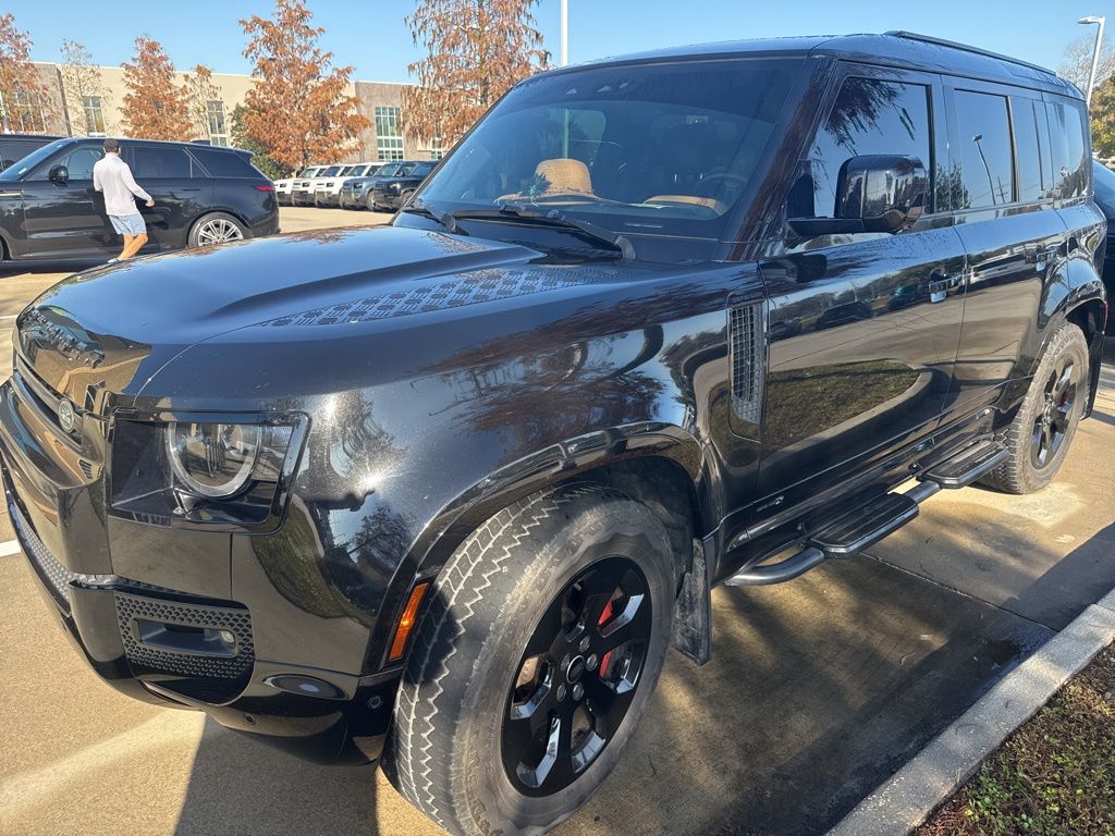 2022 Land Rover Defender X's photo