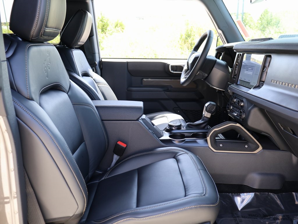 2025 Ford Bronco Badlands photo 8