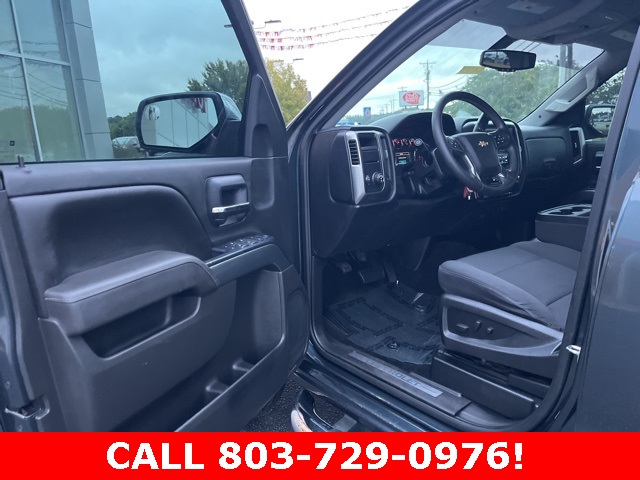 2017 Chevrolet Silverado 1500 LT photo 4