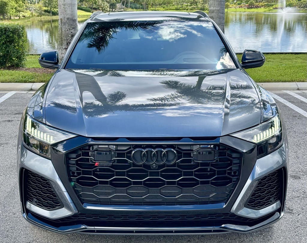 2024 Audi RS Q8 photo 2