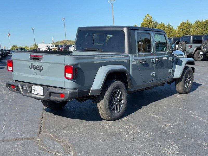 2025 Jeep Gladiator Sport S photo 3
