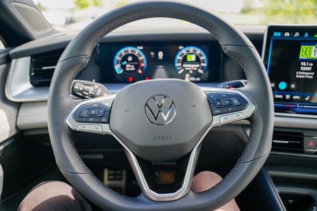 2025 Volkswagen Tiguan SE R-Line Black photo 14