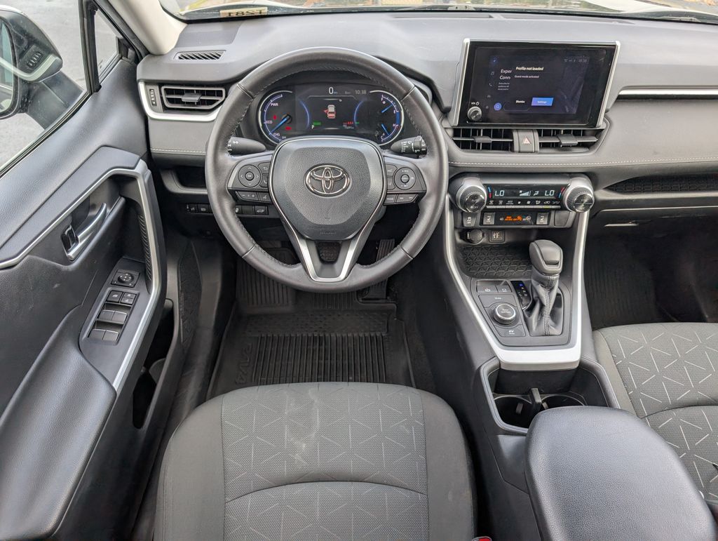 2023 Toyota RAV4 Hybrid XLE photo 10
