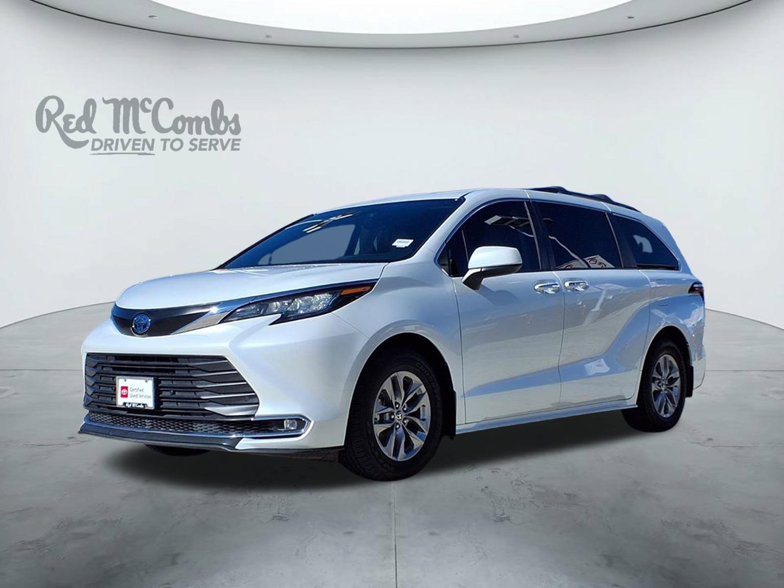 2022 Toyota Sienna XLE's photo