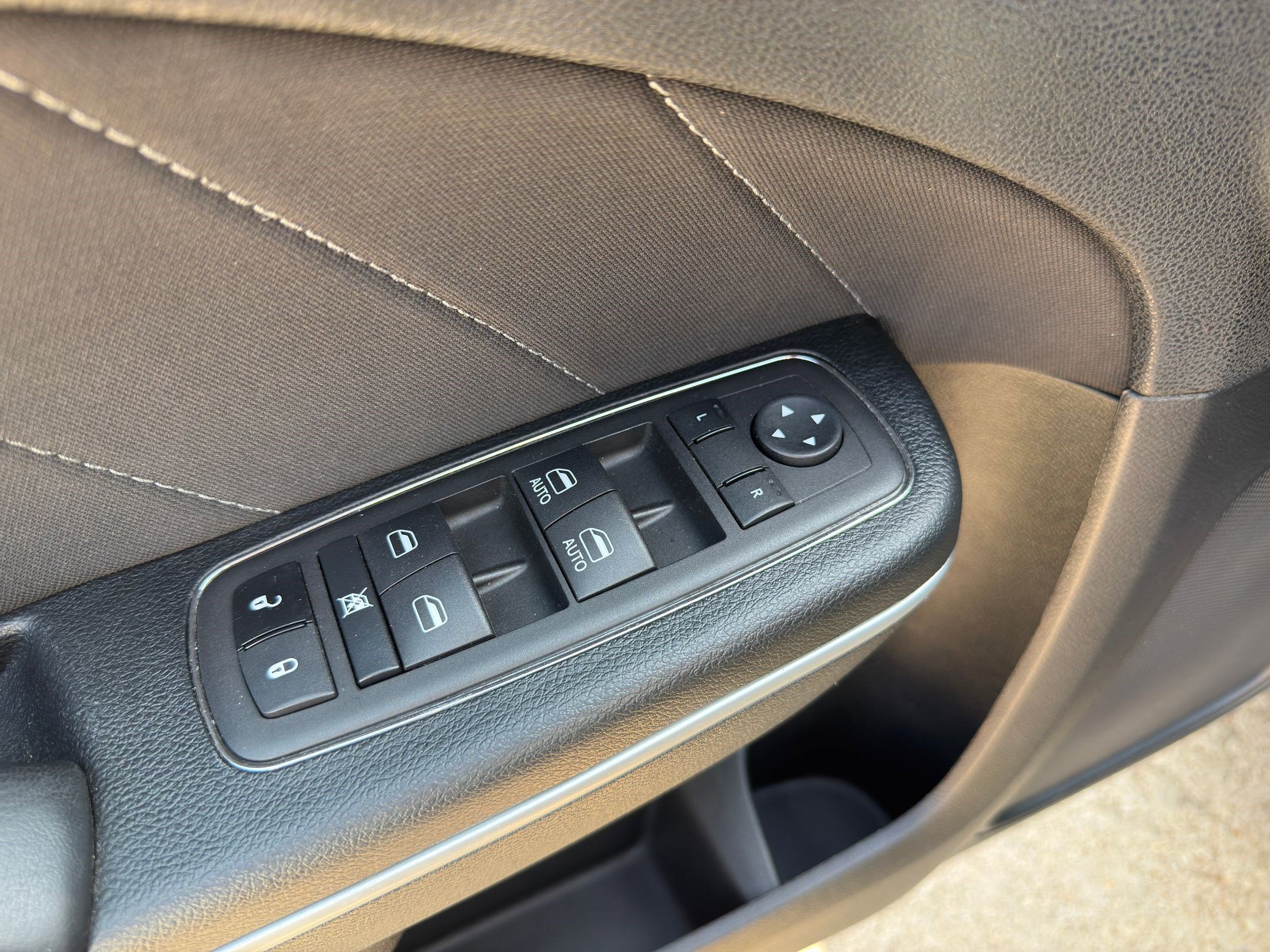 2023 Dodge Charger SXT photo 12