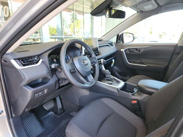 2025 Toyota RAV4 Hybrid LE photo 10