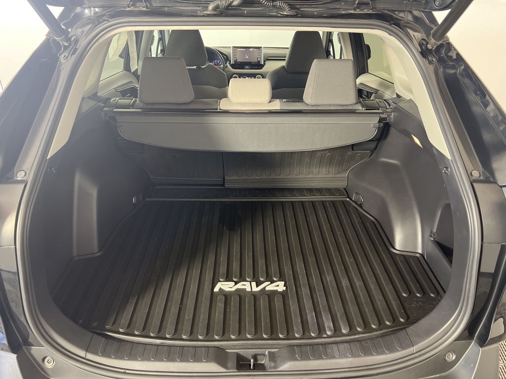 2019 Toyota RAV4 XLE photo 19