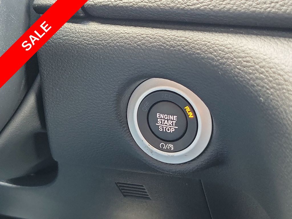 2025 Chrysler Pacifica photo 35