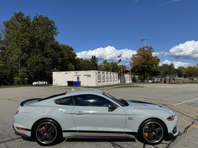 2023 Ford Mustang Mach 1 photo 4